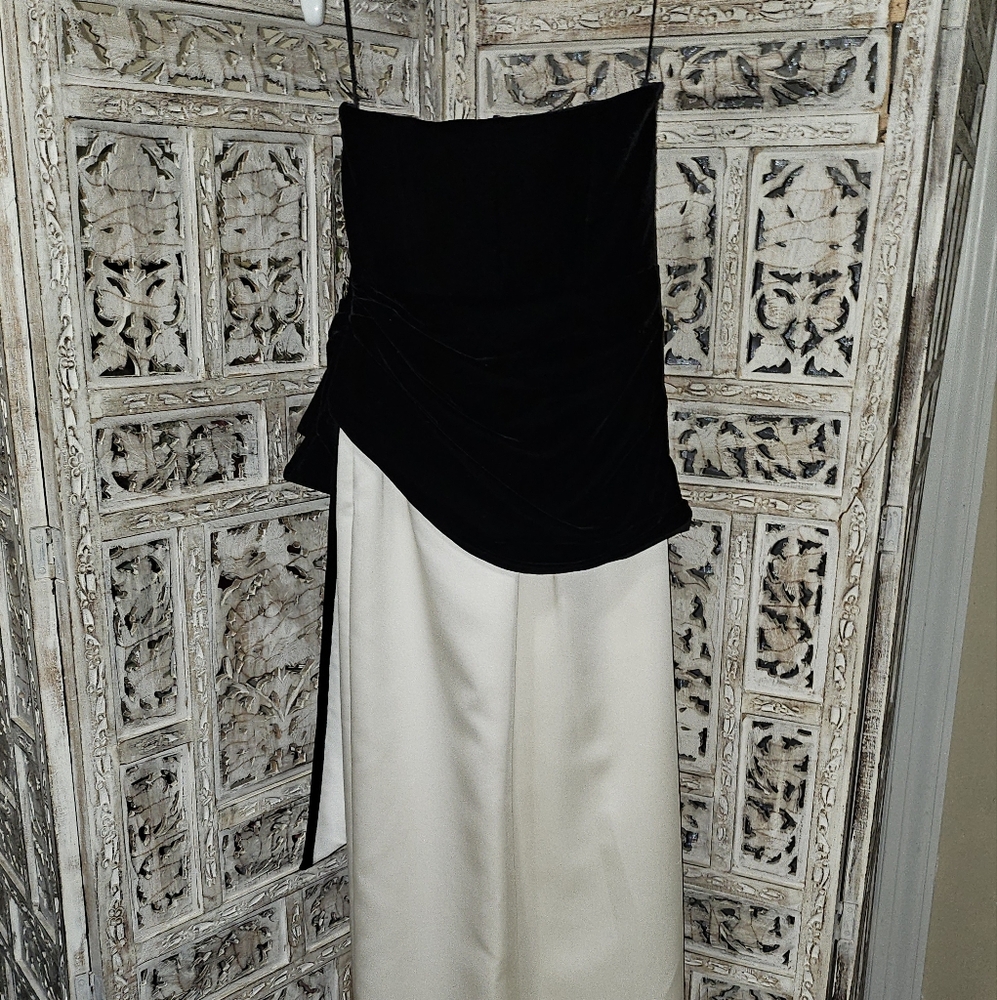 Kay Unger gown